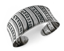 Load image into Gallery viewer, Kashi Bracelet Collection
